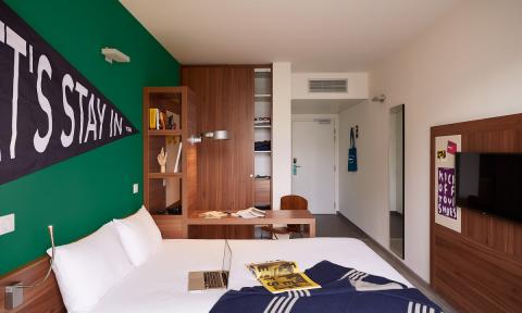 Paris Room 13